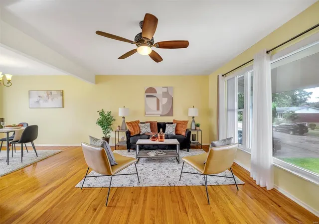 Photo 3 of Sale Pending at 3620 Diamond Head Dr, Saint Louis, MO 63125 | MLS# 24057996 | Listing updated on 2024-12-01