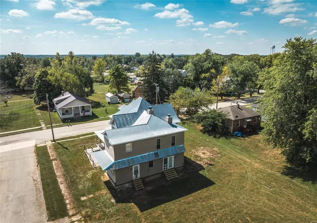 Photo 2 of Single family home for sale at 400 W Kansas City St, Bland, MO 65014 | MLS# 24058038 | Listing updated on 2024-11-15