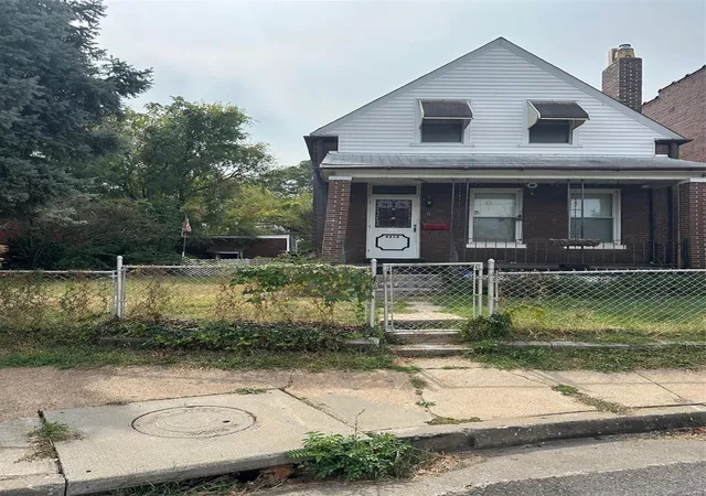 Photo 3 of Sale Pending at 4458 Swan Ave, Saint Louis, MO 63110 | MLS# 24058068 | Listing updated on 2024-09-26