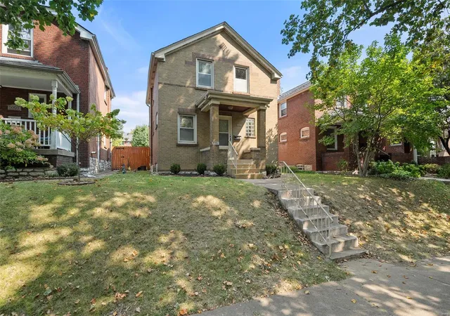 Photo 2 of Sale Pending at 5001 Sutherland Ave, Saint Louis, MO 63109 | MLS# 24058131 | Listing updated on 2024-09-21