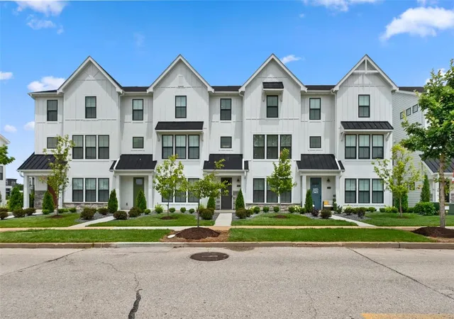 Photo 1 of Sale Pending at 8933 Eager Rd, Saint Louis, MO 63144 | MLS# 24058214 | Listing updated on 2024-12-09
