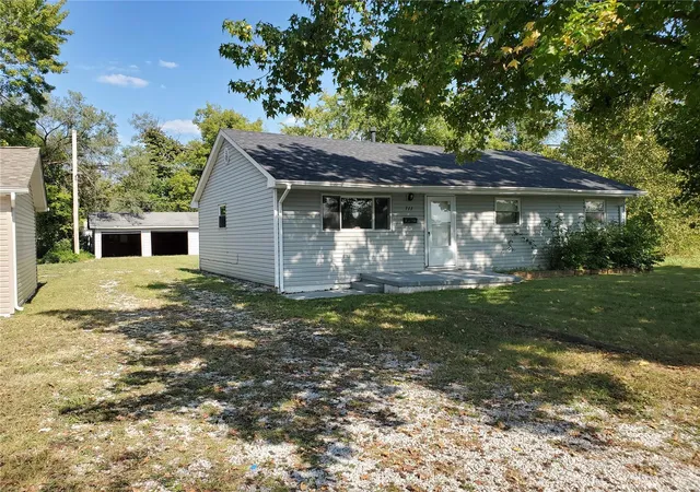 19th image of 711 Sparks Ave, East Saint Louis, IL 62206 | MLS# 24058257