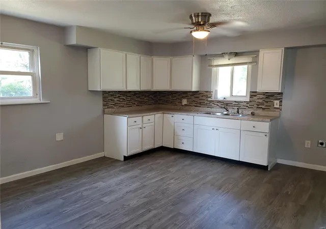 5th image of 711 Sparks Ave, East Saint Louis, IL 62206 | MLS# 24058257