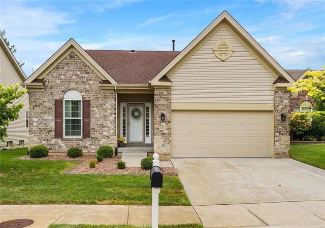 Photo 2 of Single family home for sale at 919 Ridgepointe Pl Cir #131, Lake Saint Louis, MO 63367 | MLS# 24058275 | Listing updated on 2024-12-16