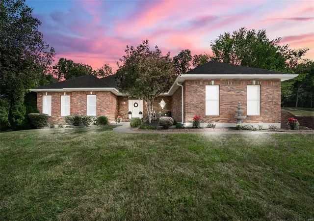 Photo 1 of Sale Pending at 22 Woodmere Point Ct, Saint Charles, MO 63303 | MLS# 24058287 | Listing updated on 2024-12-17