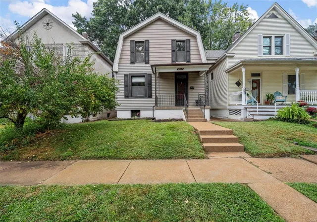 Photo 1 of Single family home for sale at 4967 Bonita Ave, Saint Louis, MO 63109 | MLS# 24058655 | Listing updated on 2024-11-09