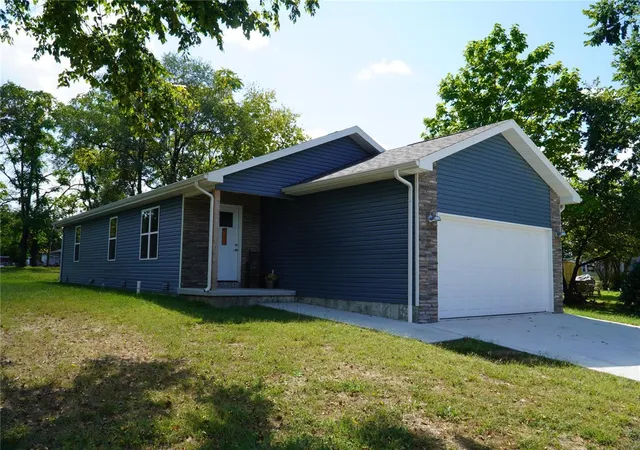 1st image of 950 Main St, Lebanon, MO 65536 | MLS# 24058791