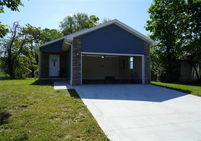 3rd image of 950 Main St, Lebanon, MO 65536 | MLS# 24058791