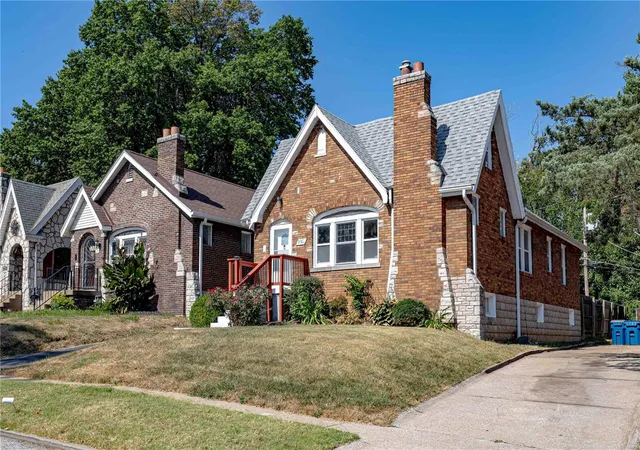 Homes for sale in Saint Louis, MO | 2813 Maurer Ave, Saint Louis, MO 63121 | MLS# 24058839