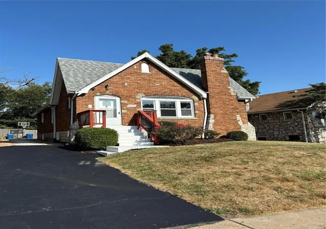 Homes for sale in Saint Louis, MO | 2813 Maurer Ave, Saint Louis, MO 63121 | MLS# 24058839