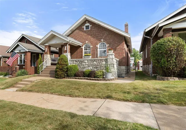 Photo 2 of Sale Pending at 5419 Goethe Ave, Saint Louis, MO 63109 | MLS# 24059025 | Listing updated on 2024-09-20