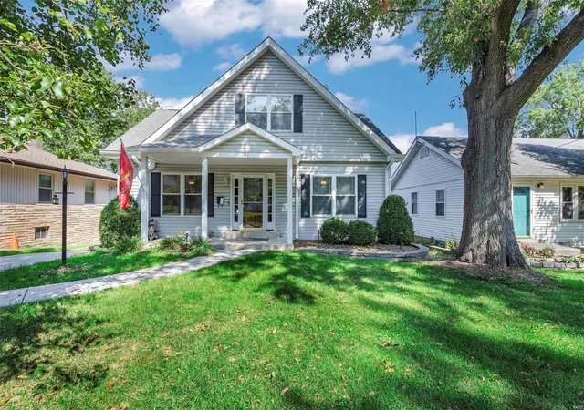 Photo 1 of Single family home for sale at 711 Juanita Ave, Saint Louis, MO 63122 | MLS# 24059180 | Listing updated on 2024-12-16