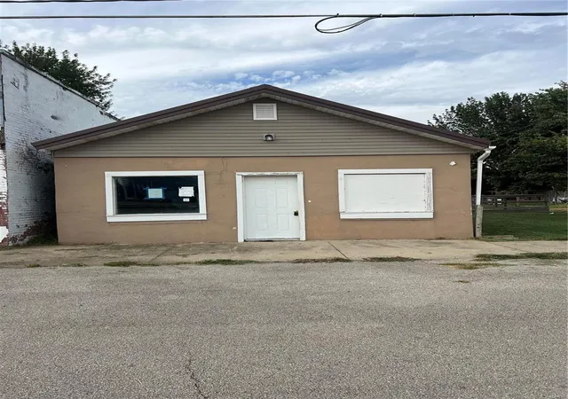 Photo 1 of Single family home for sale at 104 W Main, Essex, MO 63846 | MLS# 24059424 | Listing updated on 2024-09-19