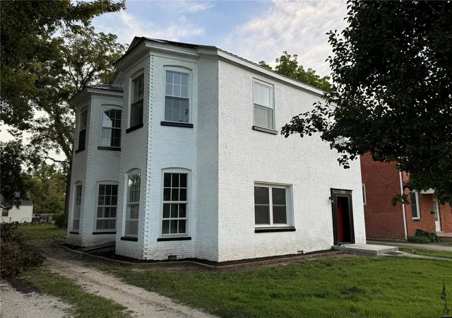 Photo 2 of Single family home for sale at 708 S Carolina St, Louisiana, MO 63353 | MLS# 24059491 | Listing updated on 2024-11-08