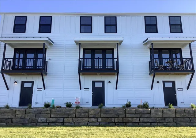 Photo 1 of Single family home for sale at 136 Cnl Cottage Aly, St. Charles, MO 63301 | MLS# 24059644 | Listing updated on 2024-11-05