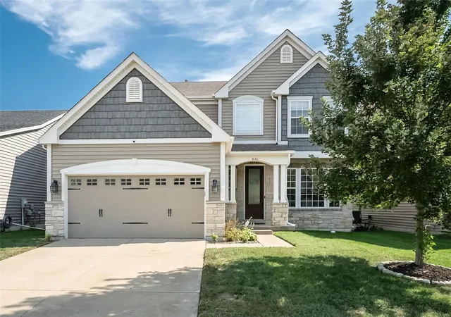 Photo 1 of Sale Pending at 3120 Calhoun Dr, Saint Charles, MO 63301 | MLS# 24059669 | Listing updated on 2024-09-28