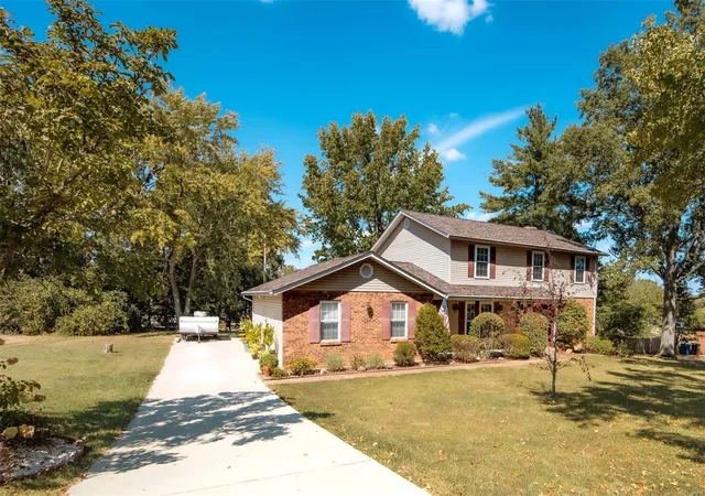 Photo 2 of Single family home for sale at 4575 Woodworth Ln, Saint Louis, MO 63128 | MLS# 24059684 | Listing updated on 2024-11-27