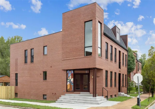 Photo 1 of Single family home for sale at 2867 Indiana Ave, Saint Louis, MO 63118 | MLS# 24059815 | Listing updated on 2024-11-20