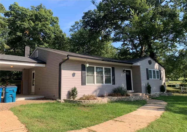 Photo 2 of Single family home for sale at 4854 Mehl Ave, Saint Louis, MO 63129 | MLS# 24059854 | Listing updated on 2024-09-21