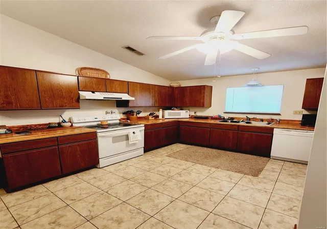 Photo 16 of Sale Pending at 18976 Pine Lake Rd #D10, Monroe City, MO 63456 | MLS# 24059922 | Listing updated on 2024-12-11