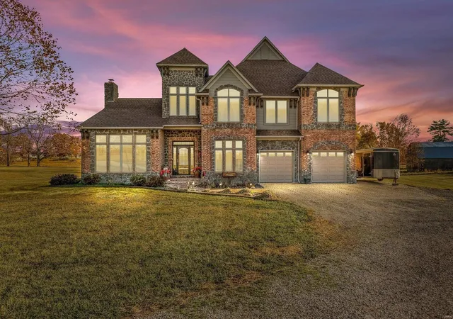 Photo 3 of Single family home for sale at 9724 M  Meadow View Ln, Mountain Grove, MO 65711 | MLS# 24060021 | Listing updated on 2024-11-04