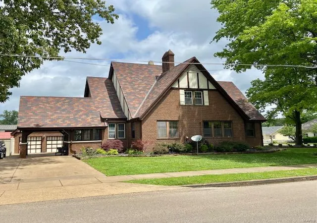 Photo 2 of Single family home for sale at 138 S Poplar, Dexter, MO 63841 | MLS# 24060088 | Listing updated on 2024-11-19