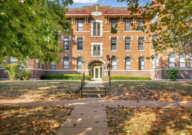 Photo 2 of Condo for sale at 5635 Waterman Blvd #12, Saint Louis, MO 63112 | MLS# 24060160 | Listing updated on 2025-03-07