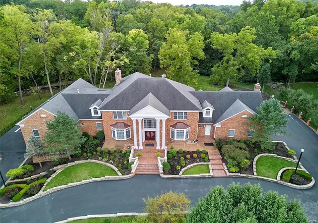 Photo 1 of Mansion for sale at 9780 Old Warson Rd, Saint Louis, MO 63124 | MLS# 24060199 | Listing updated on 2024-12-02