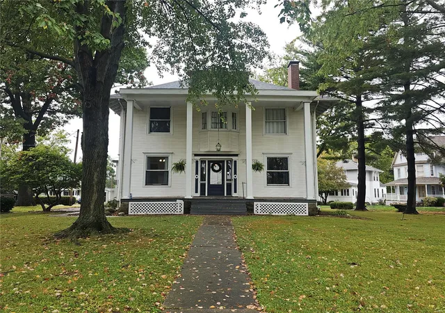 Photo 1 of Single family home for sale at 306 Tilson Pl, Hillsboro, IL 62049 | MLS# 24060429 | Listing updated on 2024-12-03