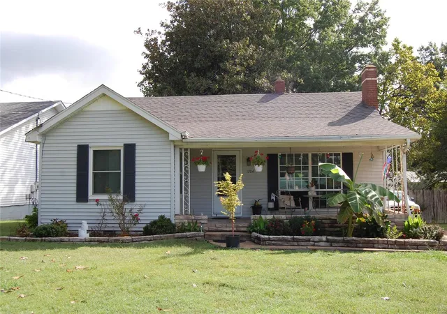 1st image of 1704 N Main St, Poplar Bluff, MO 63901 | MLS# 24060481