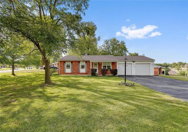 Photo 2 of Sale Pending at 5243 Butler Hill Estates Dr, Saint Louis, MO 63128 | MLS# 24060554 | Listing updated on 2024-11-12