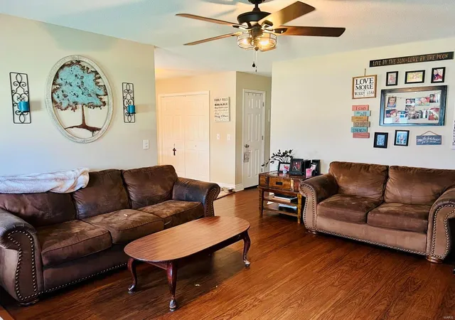 Photo 3 of Single family home for sale at 203 Edwards Ave, Sikeston, MO 63801 | MLS# 24060558 | Listing updated on 2024-11-07