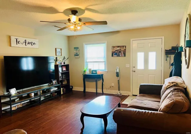 Photo 4 of Single family home for sale at 203 Edwards Ave, Sikeston, MO 63801 | MLS# 24060558 | Listing updated on 2024-11-07