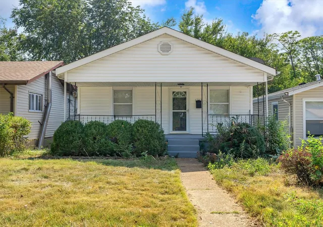 Photo 1 of Single family home for sale at 6742 Odell St, Saint Louis, MO 63139 | MLS# 24060613 | Listing updated on 2024-12-07