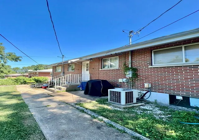 Photo 4 of Multi family home for sale at 3201 Buder Ct, Saint Ann, MO 63074 | MLS# 24060663 | Listing updated on 2024-09-24