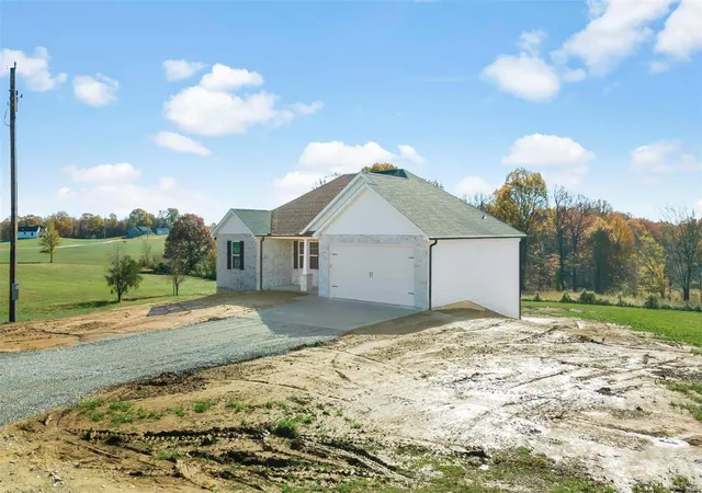 Photo 2 of Single family home for sale at 19572 Penstemon Ln, Marble Hill, MO 63764 | MLS# 24060746 | Listing updated on 2025-03-06
