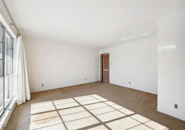 Photo 2 of Sale Pending at 9433 Garber Rd, Saint Louis, MO 63126 | MLS# 24060831 | Listing updated on 2024-12-09