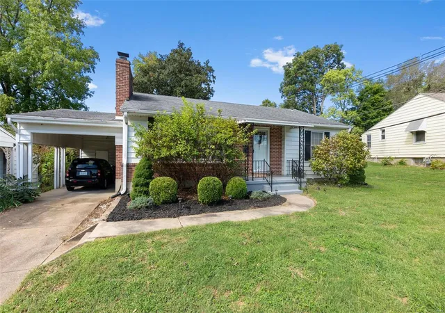 Photo 2 of Single family home for sale at 1241 Perryville Rd, Cape Girardeau, MO 63701 | MLS# 24060856 | Listing updated on 2024-12-09