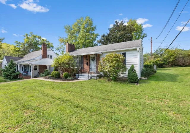 Photo 3 of Single family home for sale at 1241 Perryville Rd, Cape Girardeau, MO 63701 | MLS# 24060856 | Listing updated on 2024-12-09