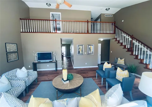 Photo 3 of Sale Pending at 8 Cabanne Townhome Dr, Saint Louis, MO 63112 | MLS# 24061020 | Listing updated on 2024-11-25