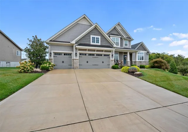 Photo 3 of Sale Pending at 521 Leaning Woods St, Saint Charles, MO 63301 | MLS# 24061179 | Listing updated on 2024-10-24