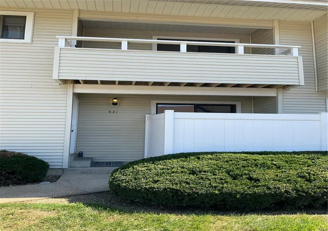 Photo 1 of Sale Pending at 531 Summer Winds Ln, Saint Peters, MO 63376 | MLS# 24061468 | Listing updated on 2024-11-13