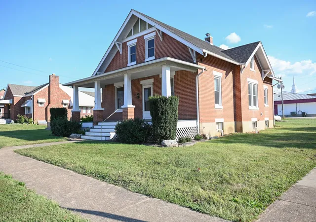 Photo 2 of Single family home for sale at 112 W Washington Ave, Owensville, MO 65066 | MLS# 24061515 | Listing updated on 2024-11-27