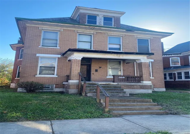 Photo 1 of Single family home for sale at 5038 Raymond Ave, Saint Louis, MO 63113 | MLS# 24061554 | Listing updated on 2024-11-18