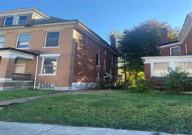 Photo 2 of Single family home for sale at 5038 Raymond Ave, Saint Louis, MO 63113 | MLS# 24061554 | Listing updated on 2024-11-18
