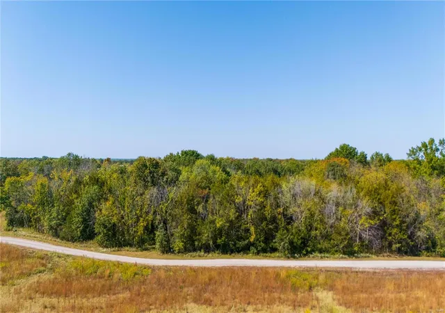 Homes for sale in Maywood, MO | 13 Red Oak Rd, Maywood, MO 63454 | MLS# 24061555