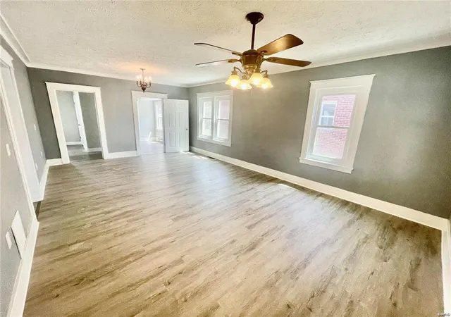 Photo 2 of Single family home for sale at 1010 Union St, Alton, IL 62002 | MLS# 24061716 | Listing updated on 2024-10-03