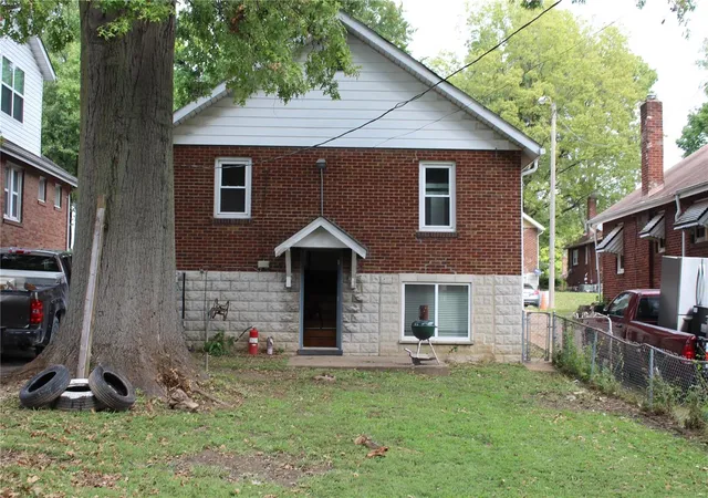 Photo 2 of Sale Pending at 8724 David Ave, Saint Louis, MO 63114 | MLS# 24061791 | Listing updated on 2024-10-01