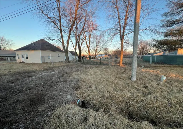Photo 26 of Single family home for sale at 700 702 Broadway St, Bellflower, MO 63333 | MLS# 24061792 | Listing updated on 2024-10-04