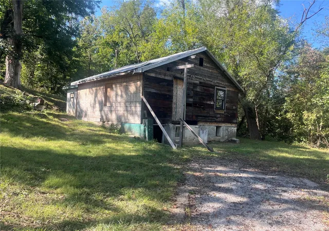 Photo 2 of Land for sale at 607 Vine St, Hannibal, MO 63401 | MLS# 24061796 | Listing updated on 2024-11-07